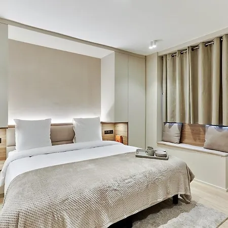 Apartment Center Of By Prestige Paris